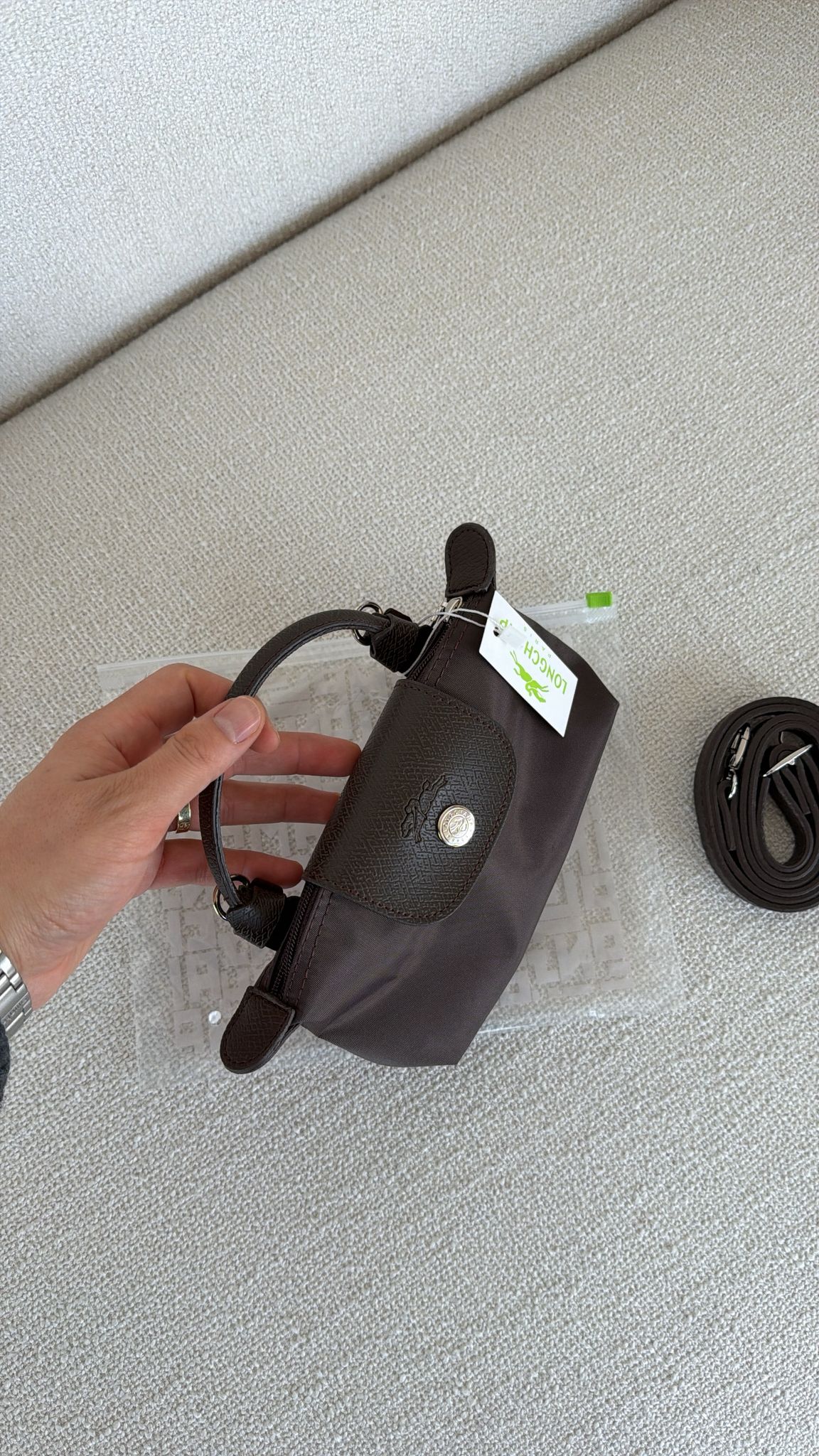 100f8fc9-bcfa-4f25-9b5e-079c7b1a264f