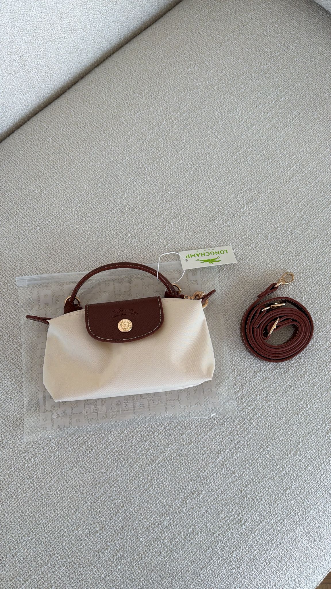 2a9e3775-7f29-4cb3-9ef4-53cc55af2bae