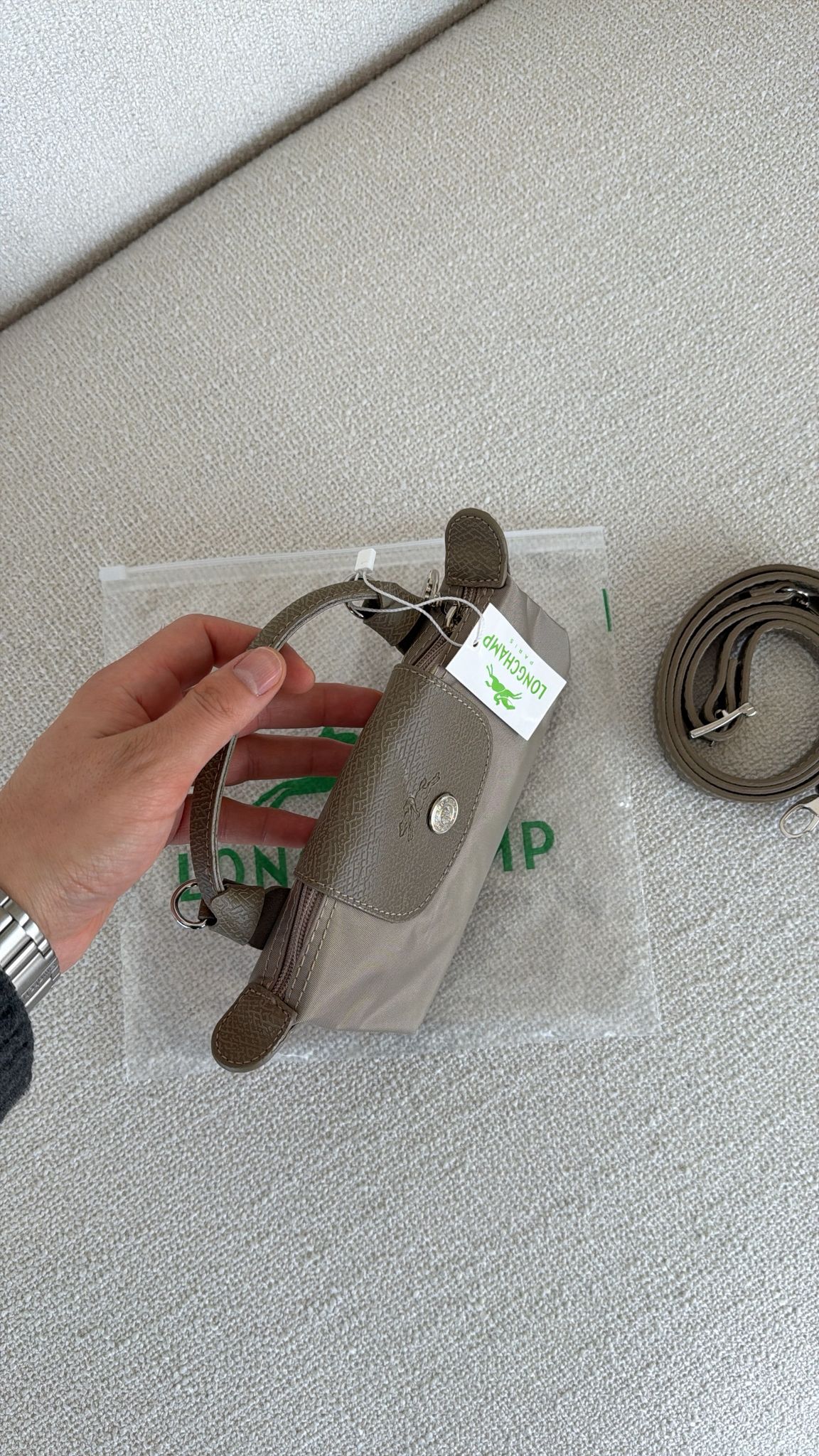 f5098cb4-6433-4c43-9159-17e75674637a